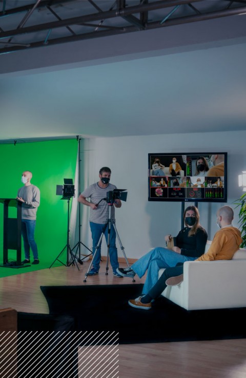 mg.lab es una de las agencias de marketing decanas a este lado del Paraíso. Organización de eventos, diseño gráfico y producción audiovisual. Proyectos especiales de comunicación digital. Creatividad para cambiar el rumbo de nuestros clientes desde 1998